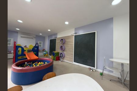 Apartamento à venda com 68m², 2 quartos e 1 vagaÁrea comum