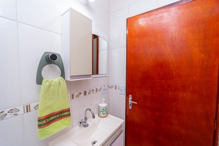 Casa à venda com 153m², 3 quartos e 5 vagas Casa à venda com 153m², 3 quartos e 5 vagasBanheiro Social