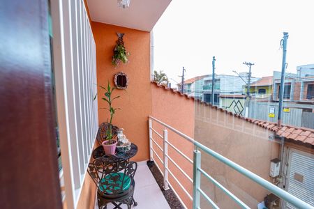 Casa à venda com 153m², 3 quartos e 5 vagas Casa à venda com 153m², 3 quartos e 5 vagasVaranda