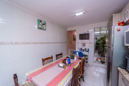 Casa à venda com 153m², 3 quartos e 5 vagas Casa à venda com 153m², 3 quartos e 5 vagasCozinha