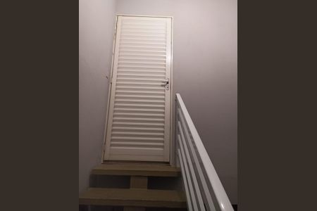 Casa à venda com 236m², 5 quartos e 2 vagasEscada