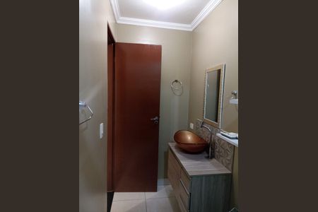 Casa à venda com 236m², 5 quartos e 2 vagasBanheiro 2- Casa 4