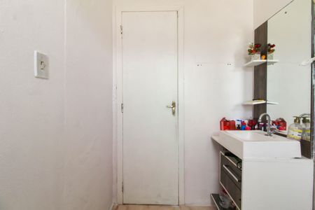 Banheiro de apartamento à venda com 1 quarto, 65m² em Guajuviras, Canoas
