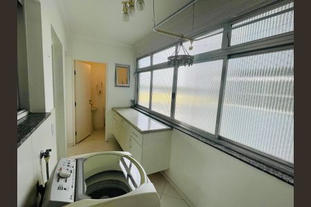 Apartamento para alugar com 144m², 3 quartos e 1 vagaÁrea de Serviço