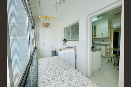 Apartamento para alugar com 144m², 3 quartos e 1 vagaÁrea de Serviço