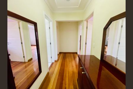 Apartamento para alugar com 144m², 3 quartos e 1 vagaCorredor interno