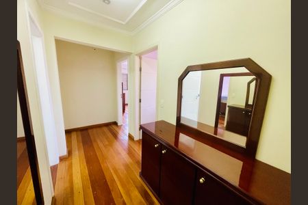 Apartamento para alugar com 144m², 3 quartos e 1 vagaCorredor interno