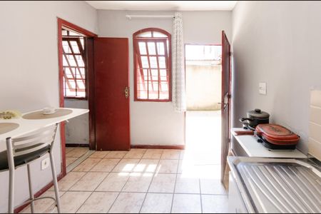 Cozinha de kitnet/studio para alugar com 1 quarto, 20m² em Padre Eustáquio, Belo Horizonte