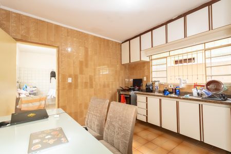 Casa para alugar com 150m², 2 quartos e 2 vagasCozinha