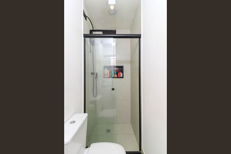 Casa à venda com 83m², 2 quartos e 1 vaga Casa à venda com 83m², 2 quartos e 1 vagaBanheiro da Edícula