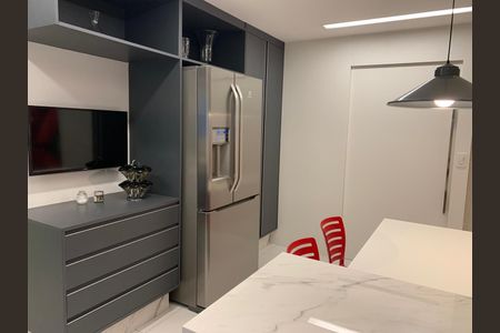 Apartamento à venda com 3 quartos, 238m² em Vila Suzana, São Paulo