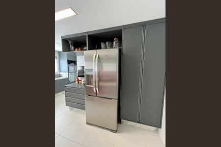 Apartamento à venda com 3 quartos, 238m² em Vila Suzana, São Paulo