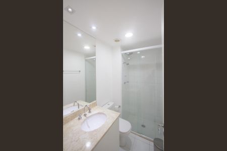 Apartamento à venda com 66m², 2 quartos e 1 vaga Apartamento à venda com 66m², 2 quartos e 1 vagaBanheiro