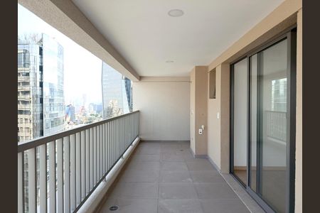 Varanda de kitnet/studio à venda com 1 quarto, 44m² em Pinheiros, São Paulo