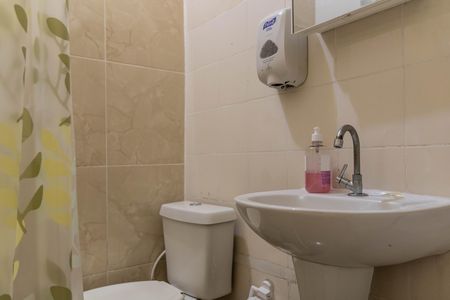 Studio para alugar com 25m², 1 quarto e sem vaga Studio para alugar com 25m², 1 quarto e sem vagaBanheiro