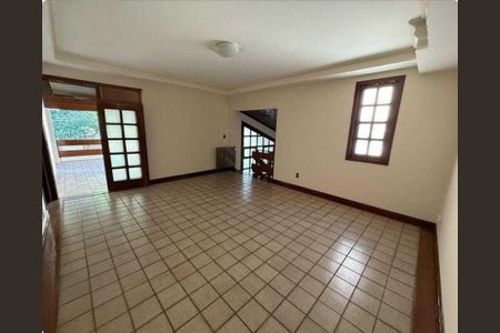 Casa para alugar com 250m², 3 quartos e 1 vaga