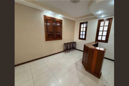 Casa para alugar com 250m², 3 quartos e 1 vaga