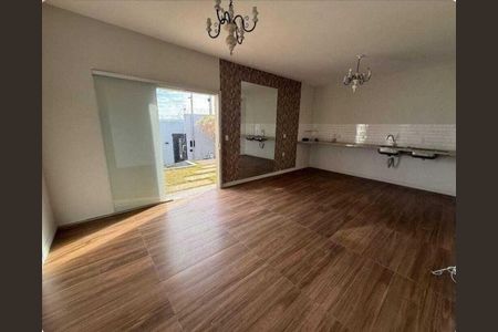 Casa para alugar com 3 quartos, 250m² em Esplanada, Belo Horizonte