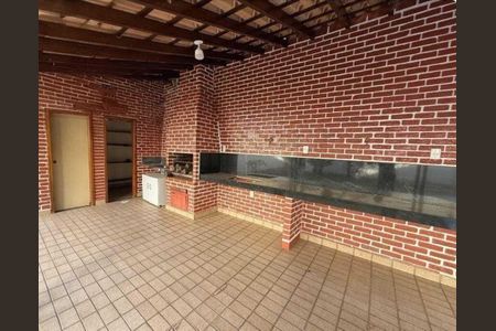 Casa para alugar com 250m², 3 quartos e 1 vaga