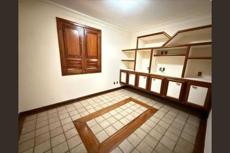 Casa para alugar com 250m², 3 quartos e 1 vaga