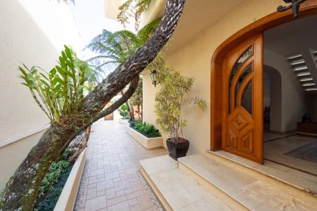 Casa à venda com 350m², 5 quartos e 4 vagasEntrada