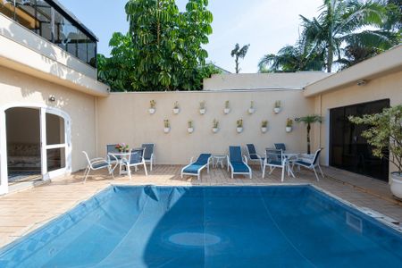 Casa à venda com 350m², 5 quartos e 4 vagasPiscina