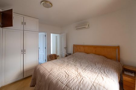 Casa à venda com 350m², 5 quartos e 4 vagasSuíte 2