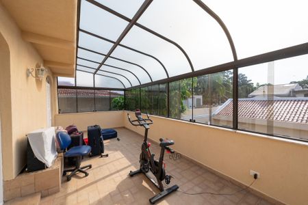 Casa à venda com 350m², 5 quartos e 4 vagasVaranda da Suíte 1 e 2