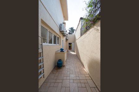 Casa à venda com 350m², 5 quartos e 4 vagasCorredor