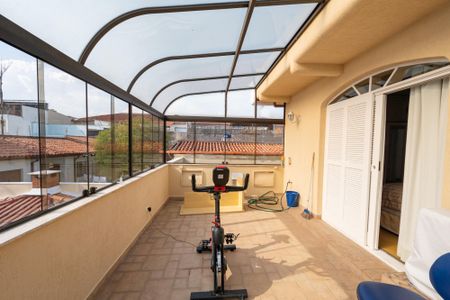 Casa à venda com 350m², 5 quartos e 4 vagasVaranda da Suíte 1 e 2