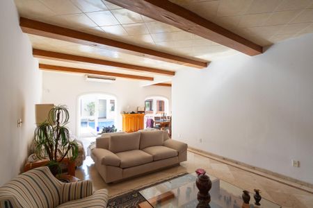 Casa à venda com 350m², 5 quartos e 4 vagasSala de Estar