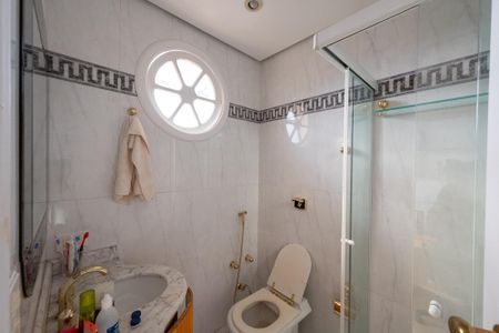 Casa à venda com 350m², 5 quartos e 4 vagasBanheiro da Suíte 1