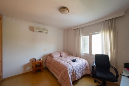 Casa à venda com 350m², 5 quartos e 4 vagasSuíte 3