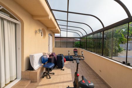 Casa à venda com 350m², 5 quartos e 4 vagasVaranda da Suíte 1 e 2