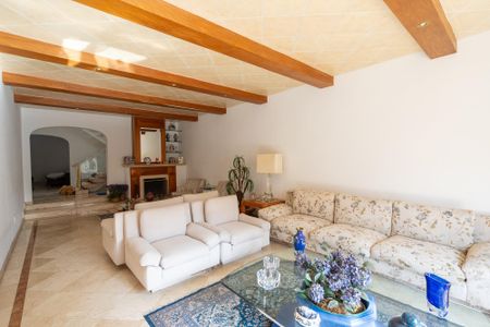 Casa à venda com 350m², 5 quartos e 4 vagasSala de Estar