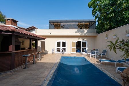 Casa à venda com 350m², 5 quartos e 4 vagasPiscina