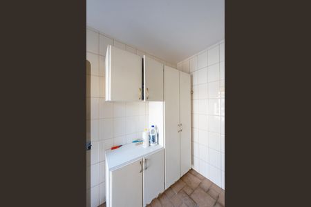 Casa à venda com 350m², 5 quartos e 4 vagasLavanderia