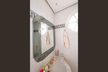 Casa à venda com 350m², 5 quartos e 4 vagasBanheiro da Suíte 1