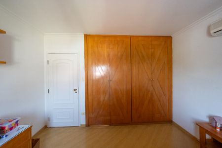 Casa à venda com 350m², 5 quartos e 4 vagasSuíte 3