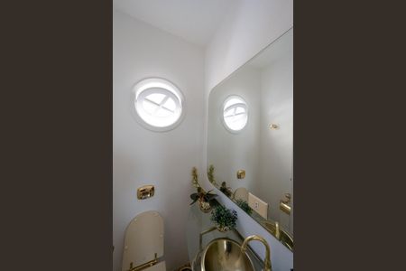 Casa à venda com 350m², 5 quartos e 4 vagasLavabo