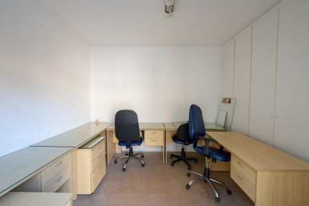 Casa à venda com 350m², 5 quartos e 4 vagasEscritório