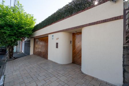 Casa à venda com 350m², 5 quartos e 4 vagasFachada