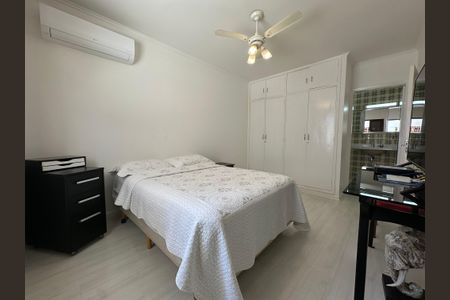 Casa à venda com 192m², 4 quartos e 4 vagas Casa à venda com 192m², 4 quartos e 4 vagasSuíte 2