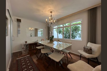 Casa à venda com 192m², 4 quartos e 4 vagas Casa à venda com 192m², 4 quartos e 4 vagasSala de Jantar