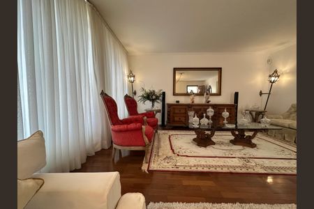 Casa à venda com 192m², 4 quartos e 4 vagas Casa à venda com 192m², 4 quartos e 4 vagasSala