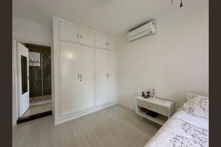 Casa à venda com 192m², 4 quartos e 4 vagas Casa à venda com 192m², 4 quartos e 4 vagasSuíte 1