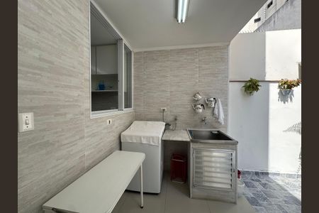 Casa à venda com 192m², 4 quartos e 4 vagas Casa à venda com 192m², 4 quartos e 4 vagasÁrea de Serviço