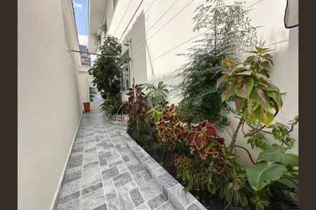 Casa à venda com 192m², 4 quartos e 4 vagas Casa à venda com 192m², 4 quartos e 4 vagasJardim