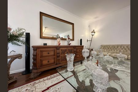 Casa à venda com 192m², 4 quartos e 4 vagas Casa à venda com 192m², 4 quartos e 4 vagasSala