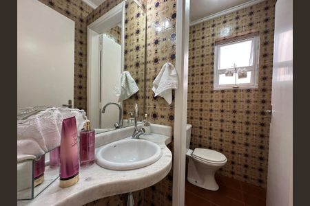 Casa à venda com 192m², 4 quartos e 4 vagas Casa à venda com 192m², 4 quartos e 4 vagasLavabo